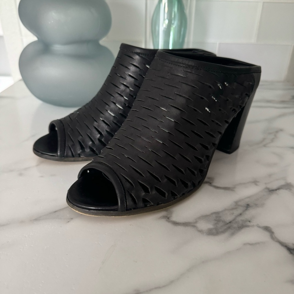 Piampiani Black Leather Heel